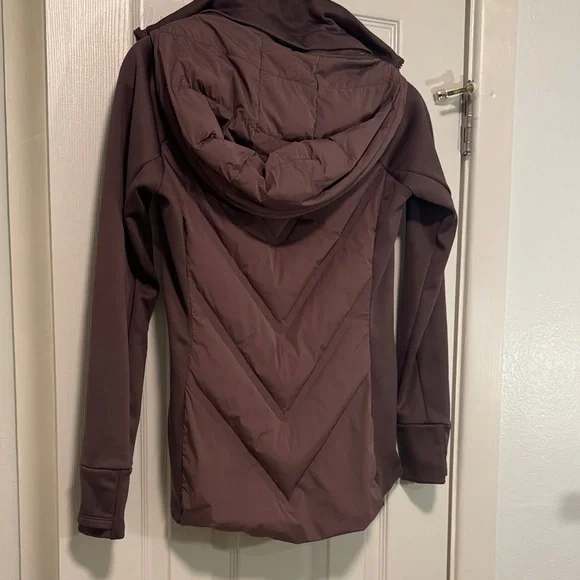 Athleta Women's Purple Hooded Puffer Inlet Jacket - Picture 6 of 7